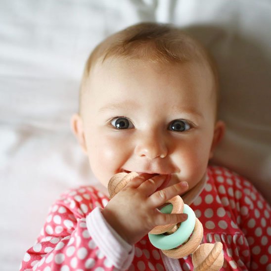 Hochet bébé idéal pour soulager les poussées dentaires de bébé