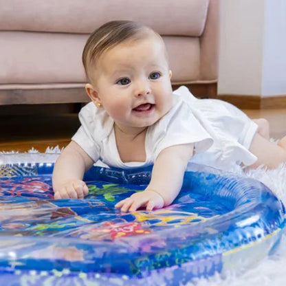 Tapis d'eau bébé assez grand pour elle